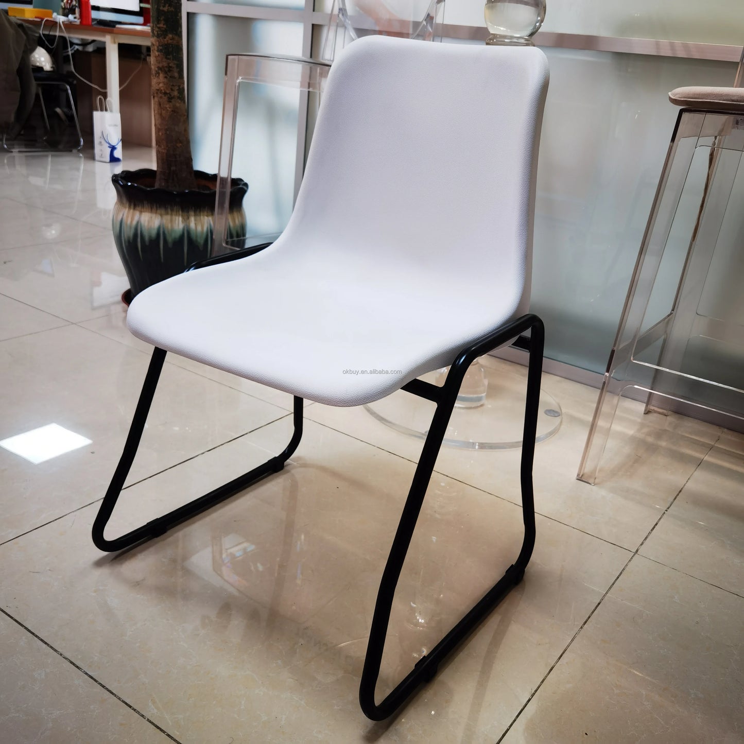 Anti-static Plastic Seat Metal Leg Dining Chair Wholesale High Quality Cheap Custom Stackable Fast Food Restaurant for Sale